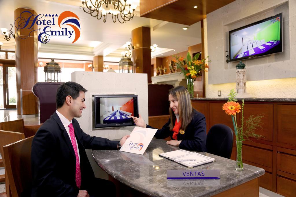 Hotel Emily Pachuca Екстериор снимка