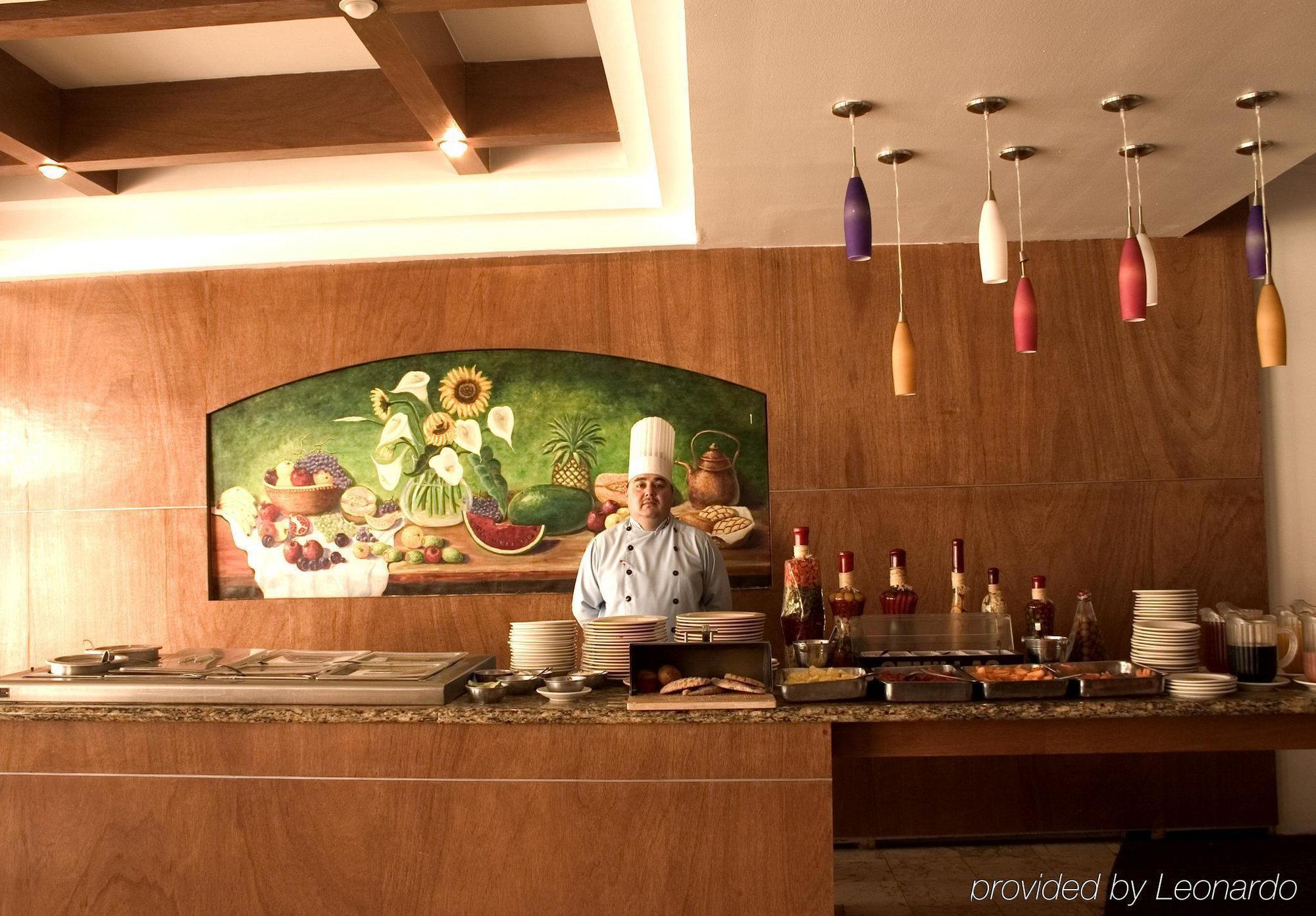 Hotel Emily Pachuca Ресторант снимка