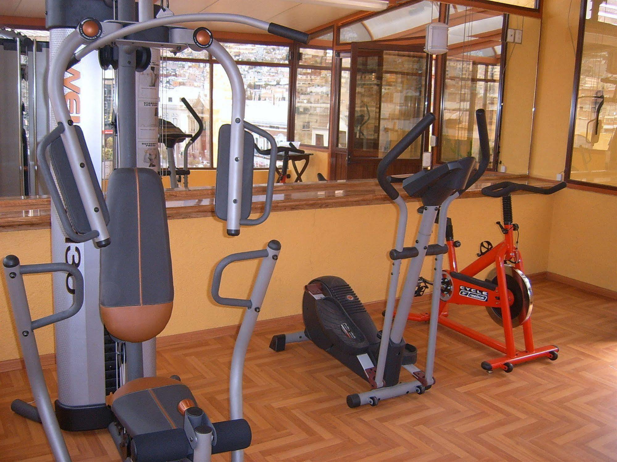 Hotel Emily Pachuca Екстериор снимка