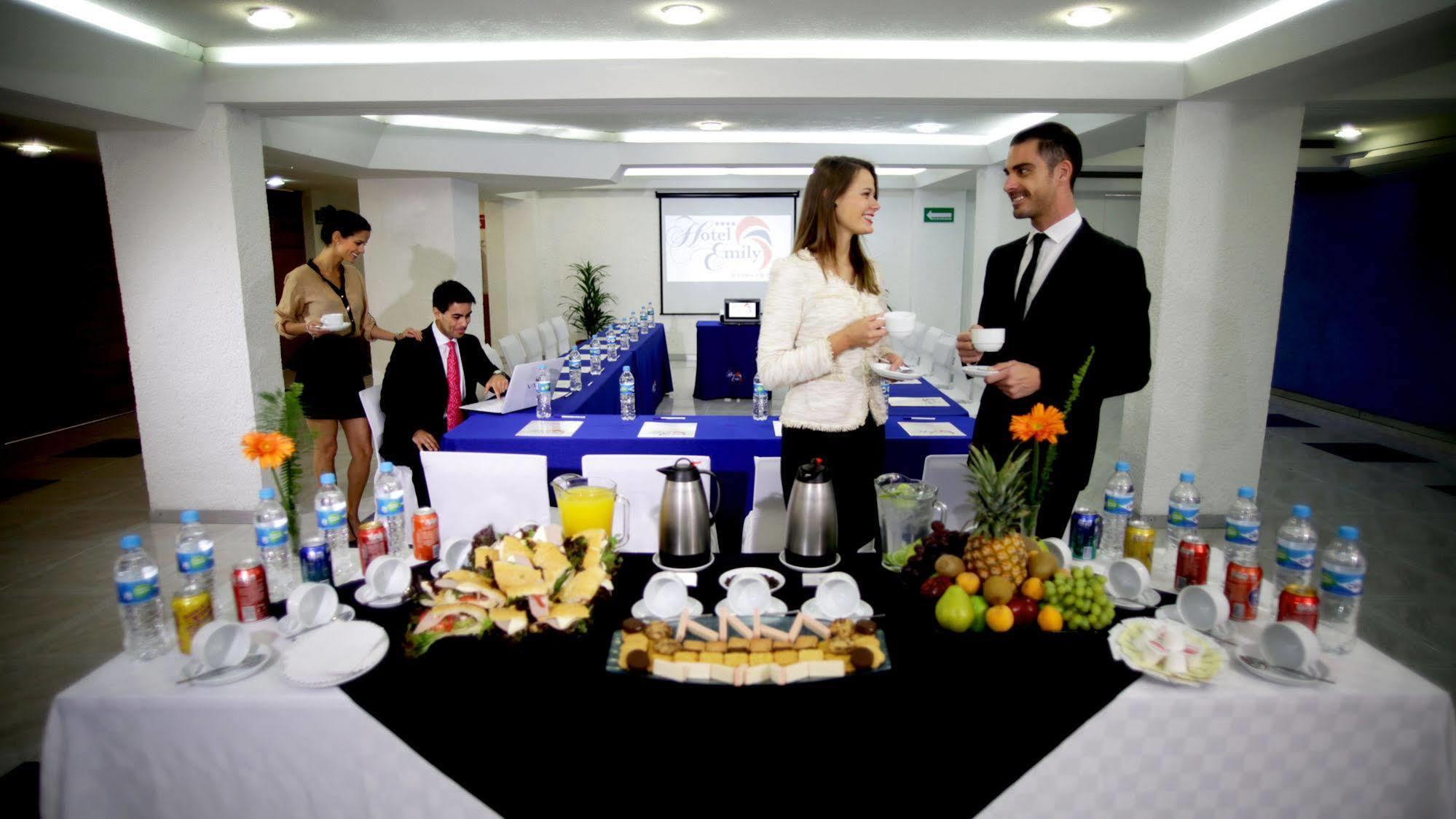Hotel Emily Pachuca Екстериор снимка