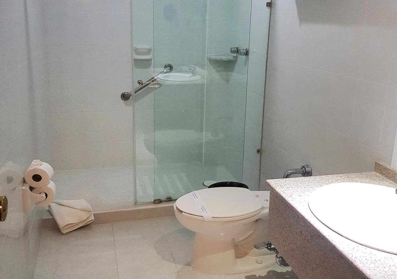 Hotel Emily Pachuca Екстериор снимка