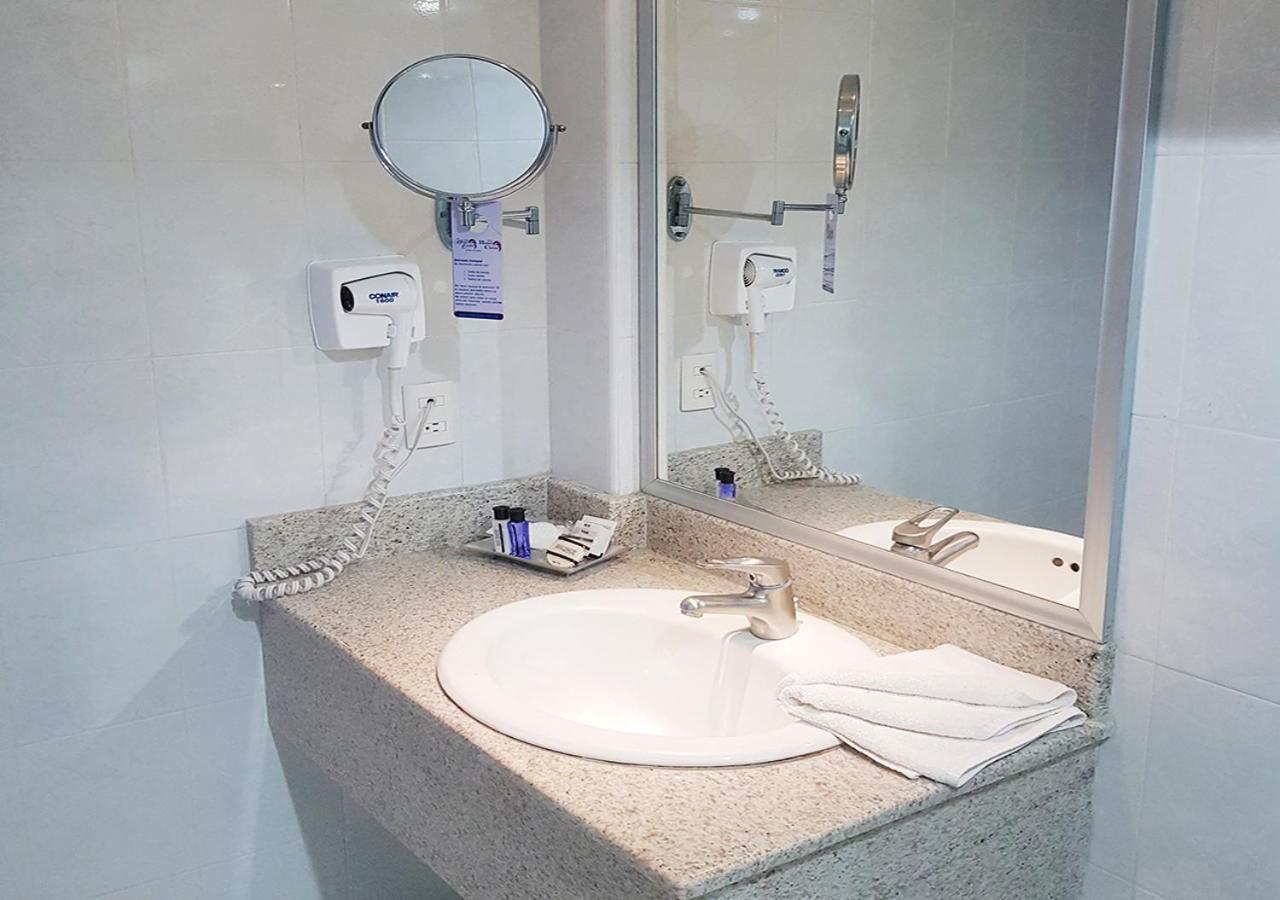 Hotel Emily Pachuca Екстериор снимка